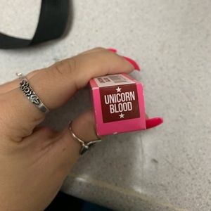 Jeffree star liquid lip in unicorn blood